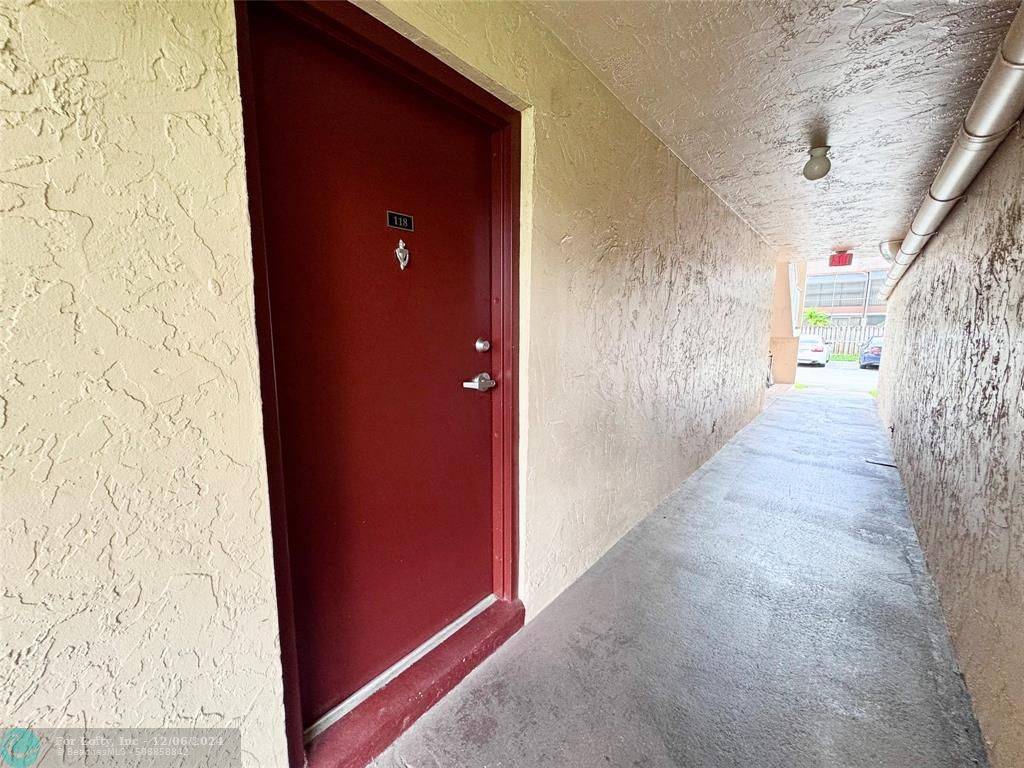 Davie, FL 33314,7175 Orange Dr  #118H