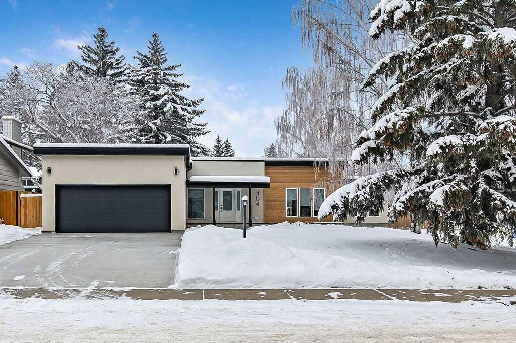 Calgary, AB T2W 2B6,404 Canterbury PL SW