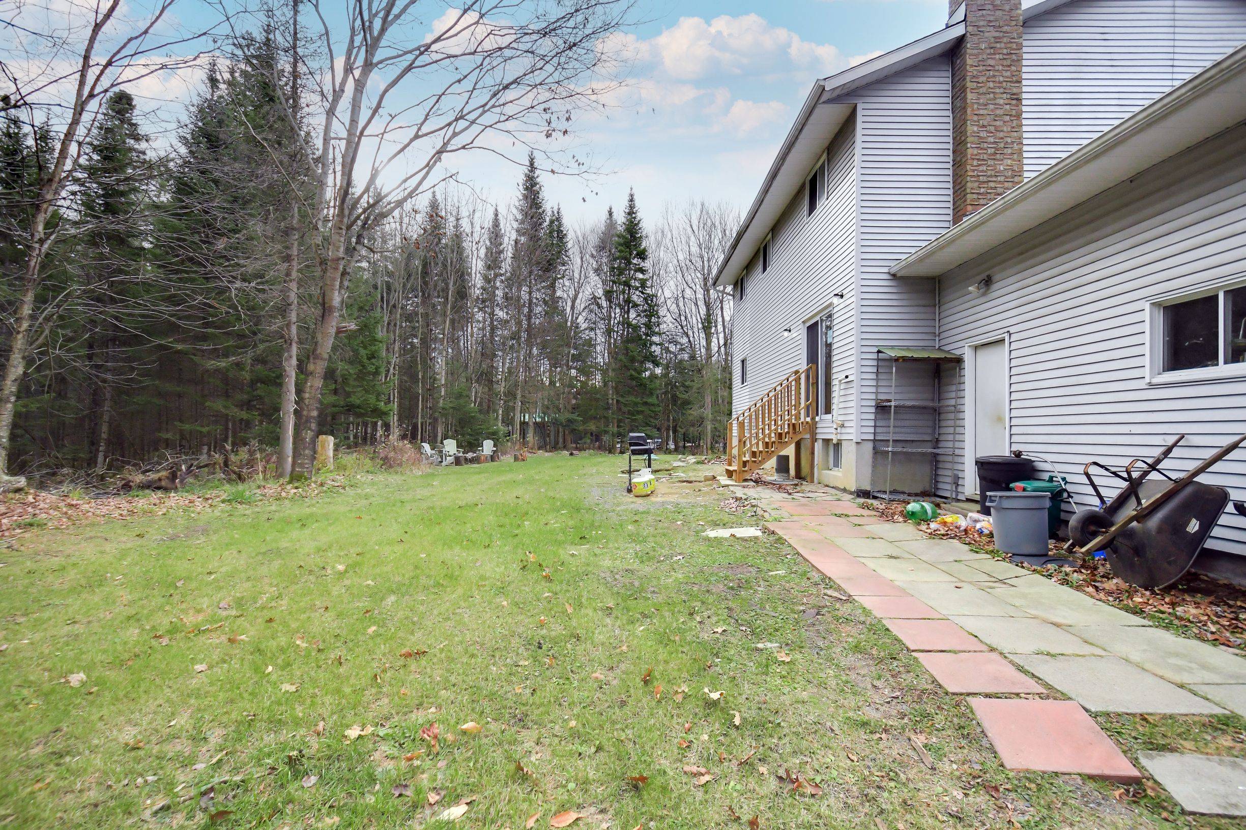 Huntsville, ON P0B 1L0,67 Bridgedale CRES