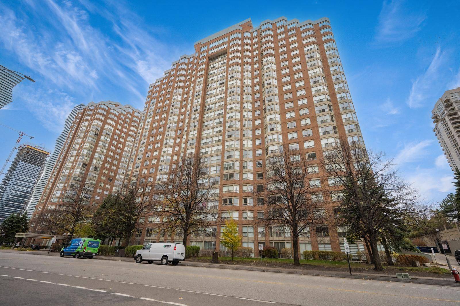 Mississauga, ON L5B 3Z9,325 Webb DR #701