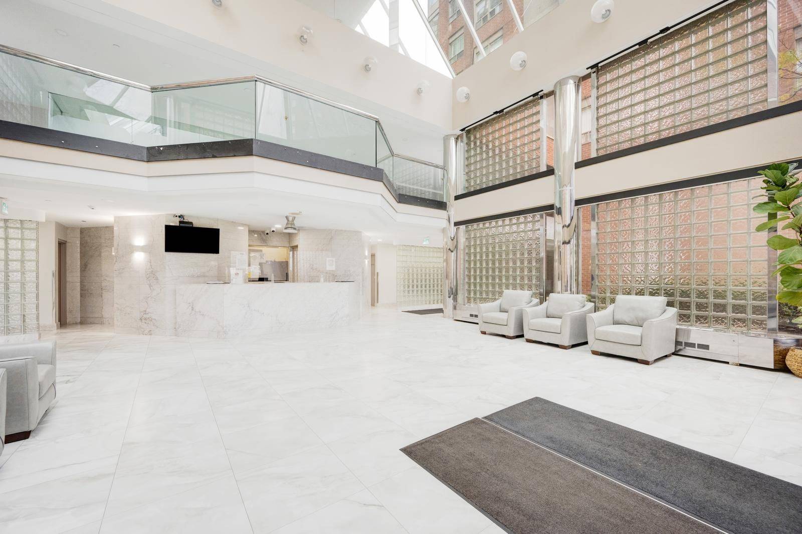 Mississauga, ON L5B 3Z9,325 Webb DR #701