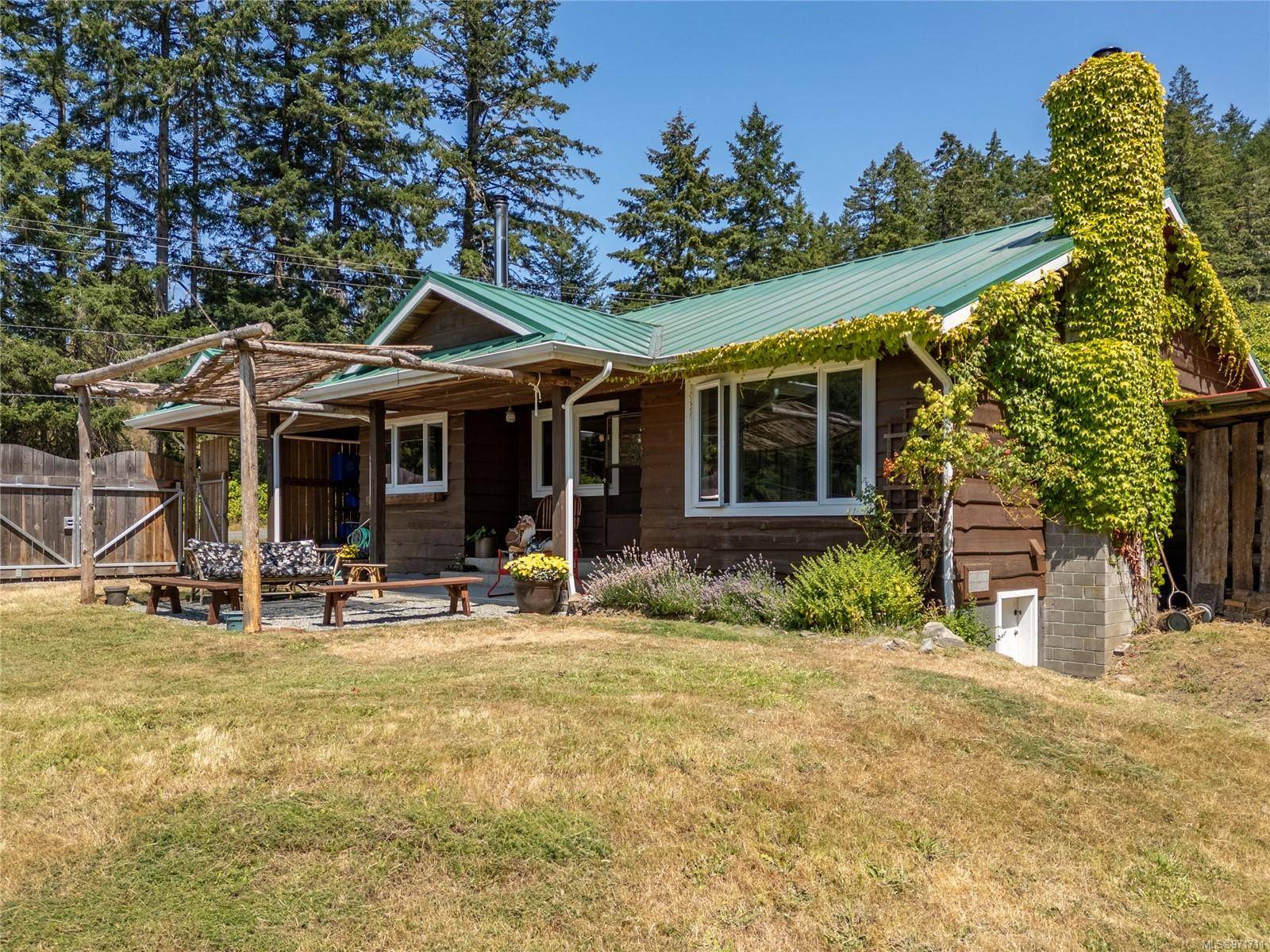 Pender Island, BC V0N 2M1,2337 Otter Bay Rd