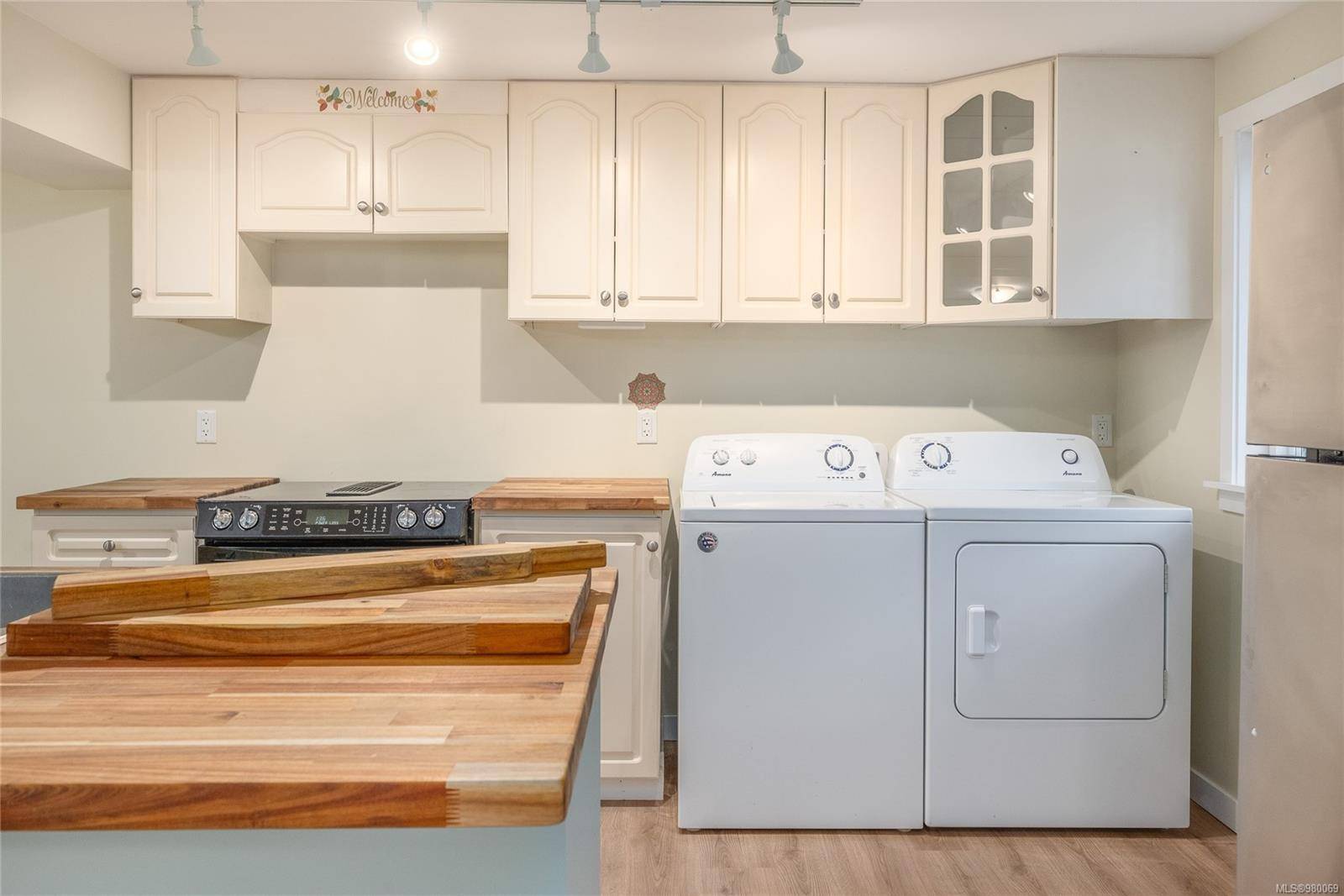 Nanaimo, BC V9R 6C1,971 Douglas Ave #63