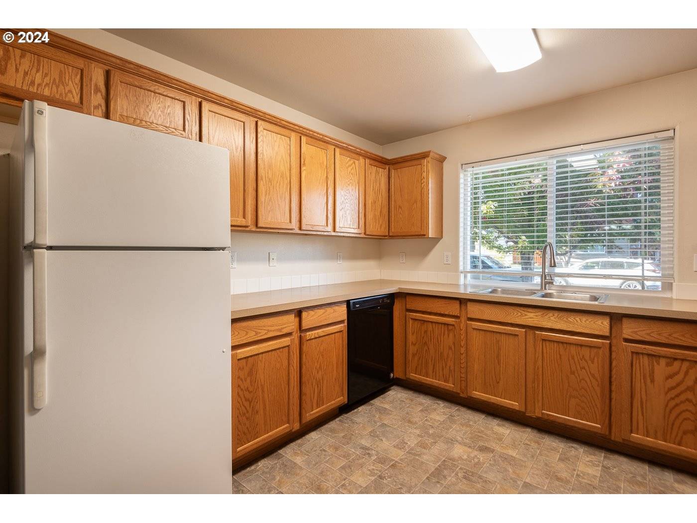 Redmond, OR 97756,2990 SW DESCHUTES AVE