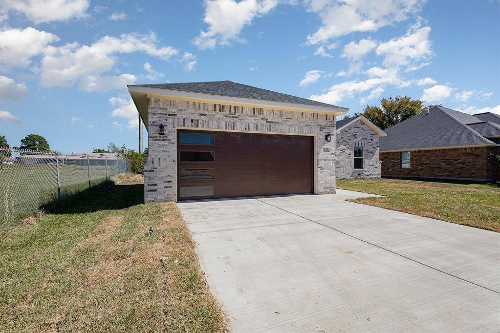 Gun Barrel City, TX 75156,230 Flying Bridge Drive