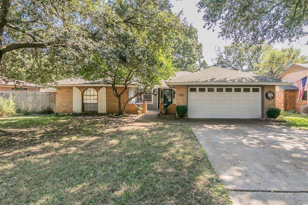 Burleson, TX 76028,305 Betty L Lane