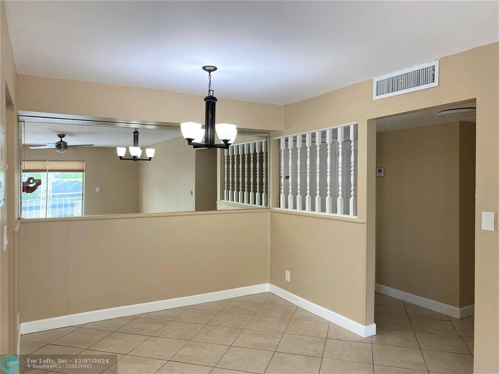 Deerfield Beach, FL 33441,501 SE 8th St  #203