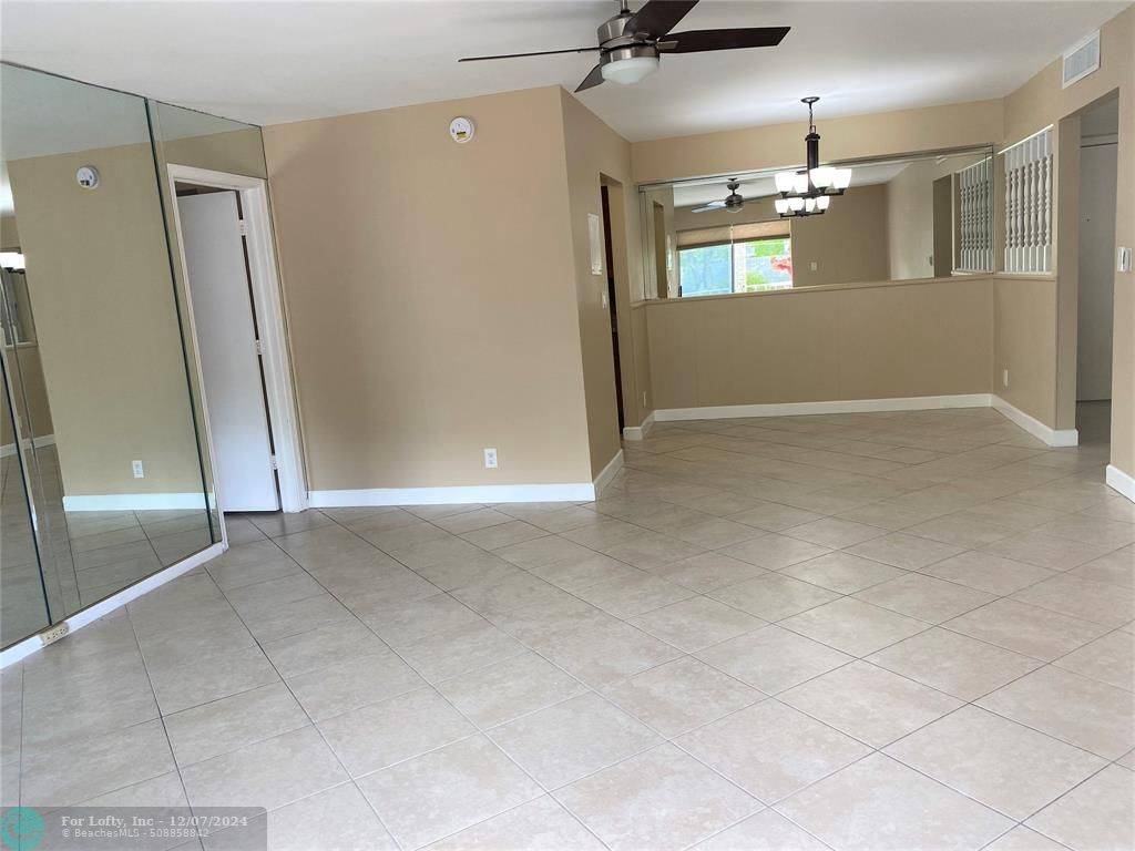 Deerfield Beach, FL 33441,501 SE 8th St  #203