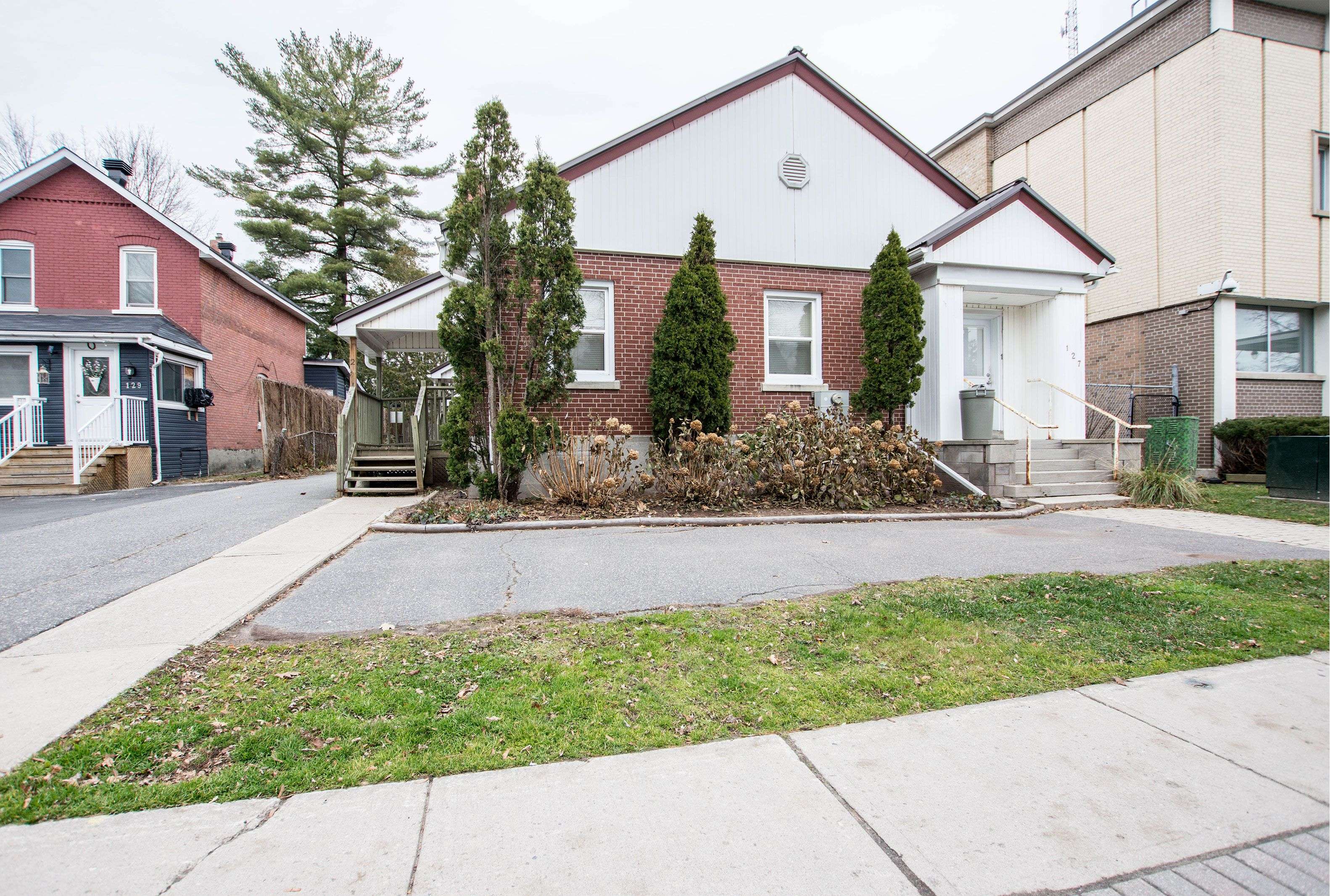 Bracebridge, ON P1L 2B7,127 Manitoba ST