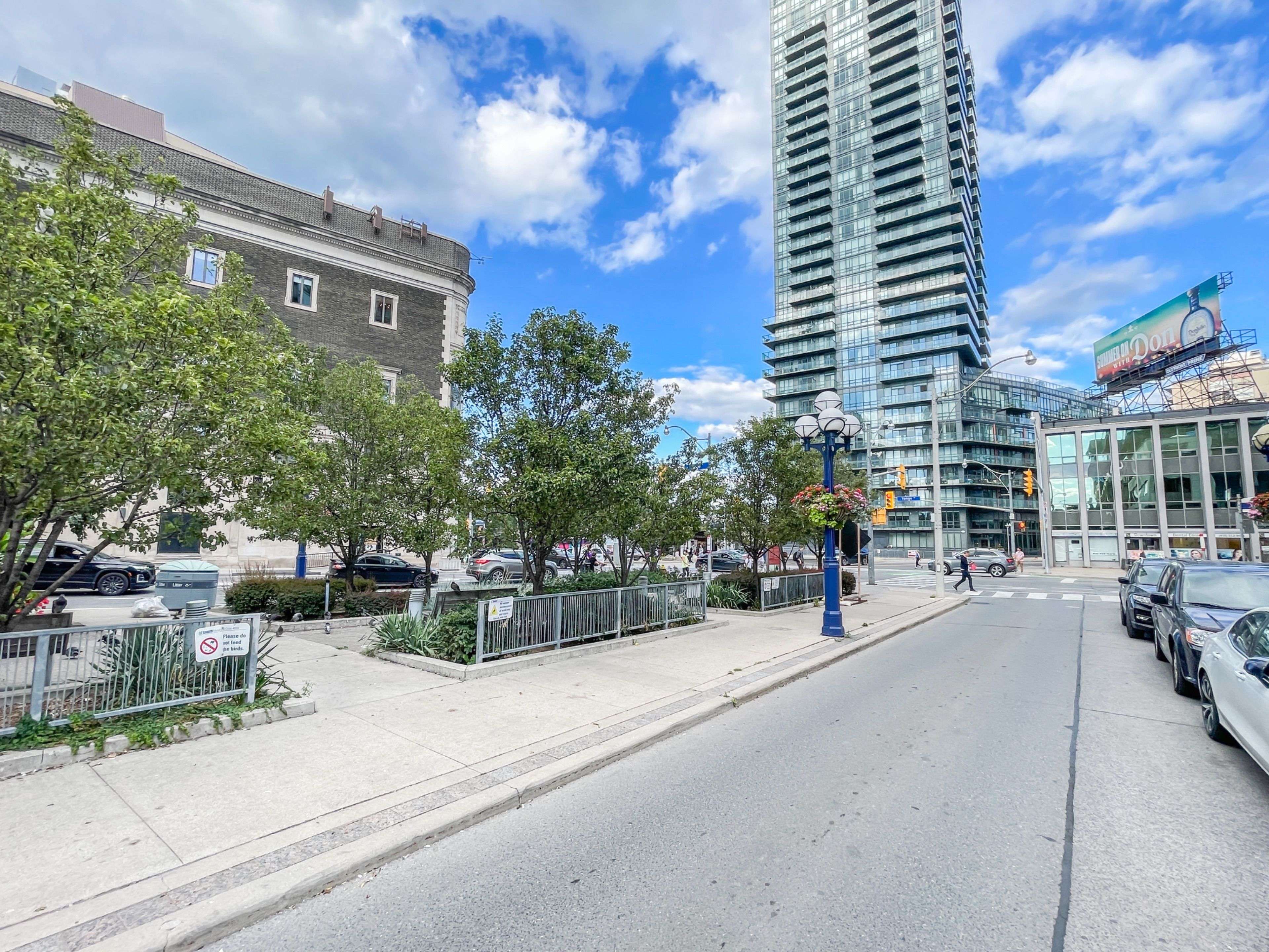 Toronto C02, ON M5R 1M2,8 Scollard St ST #304