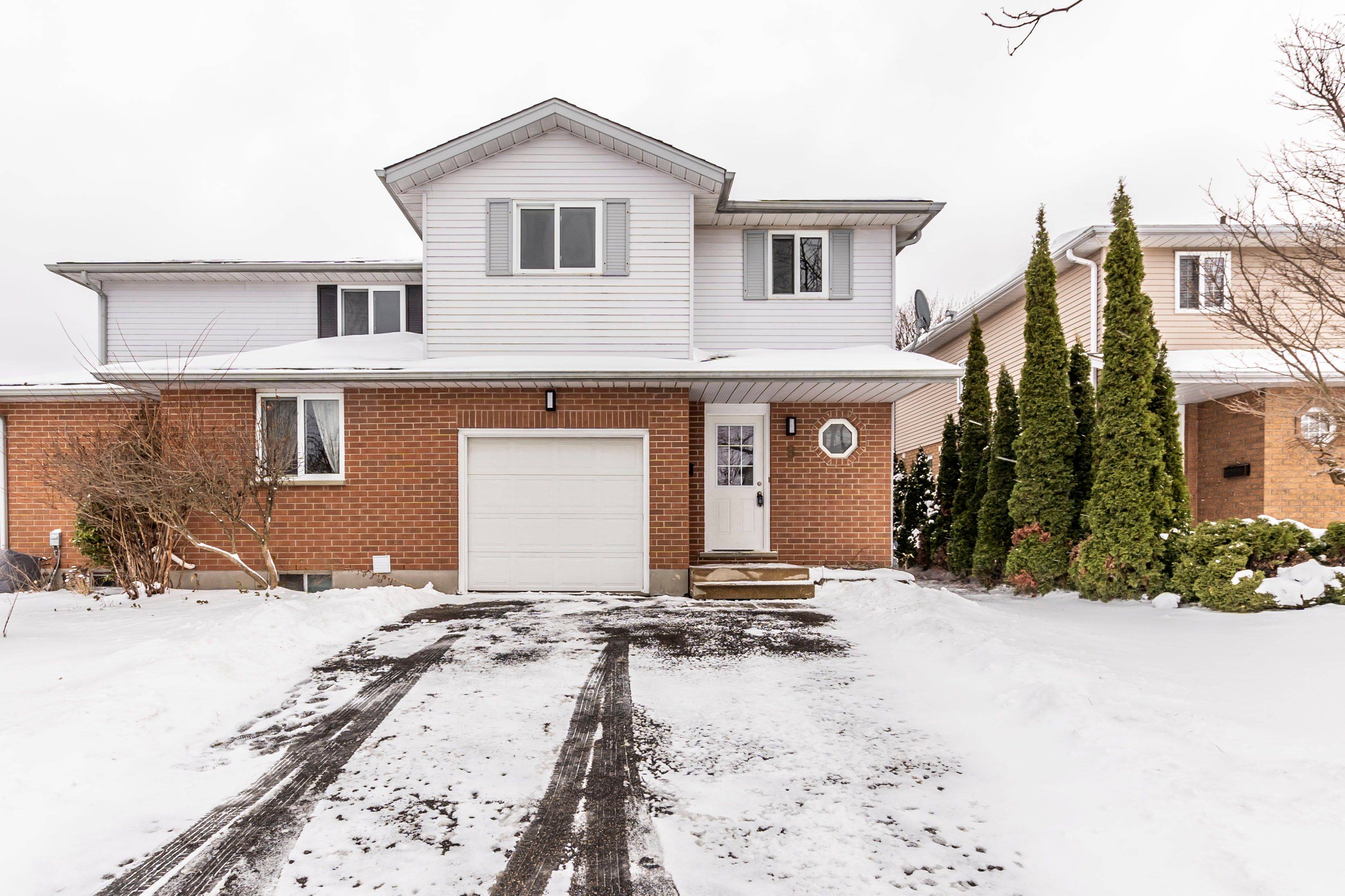 Kitchener, ON N2E 3K8,8 Tamvale CRES