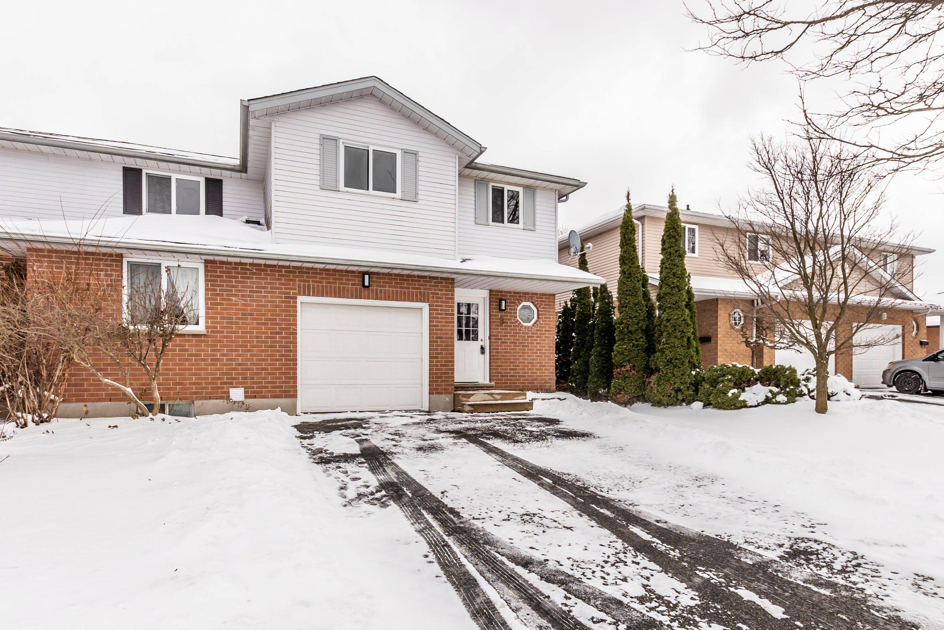 Kitchener, ON N2E 3K8,8 Tamvale CRES