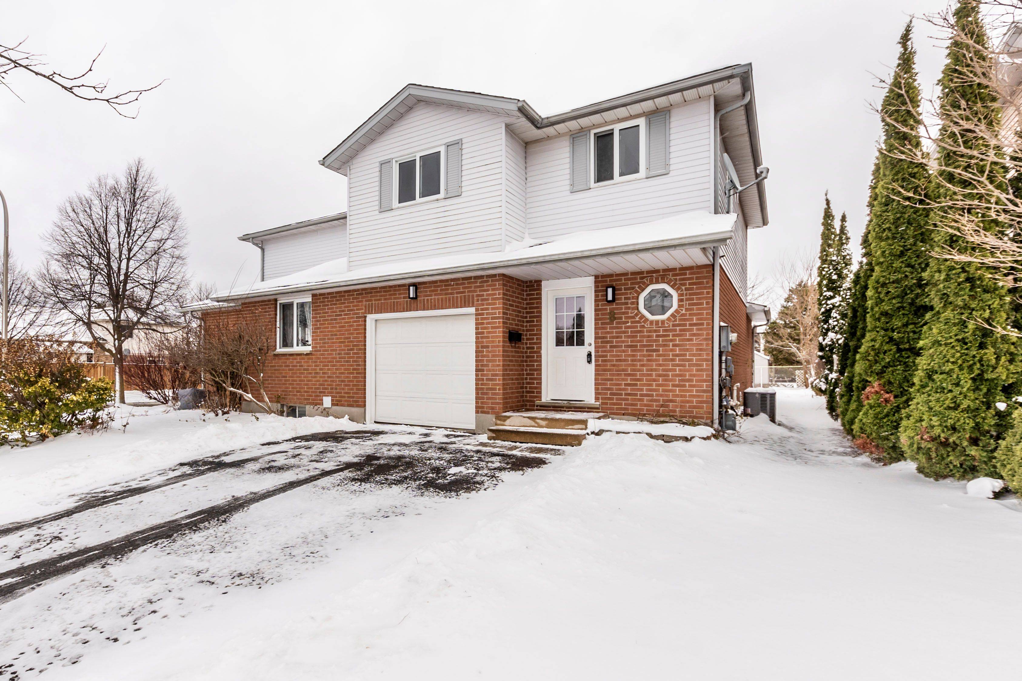 Kitchener, ON N2E 3K8,8 Tamvale CRES