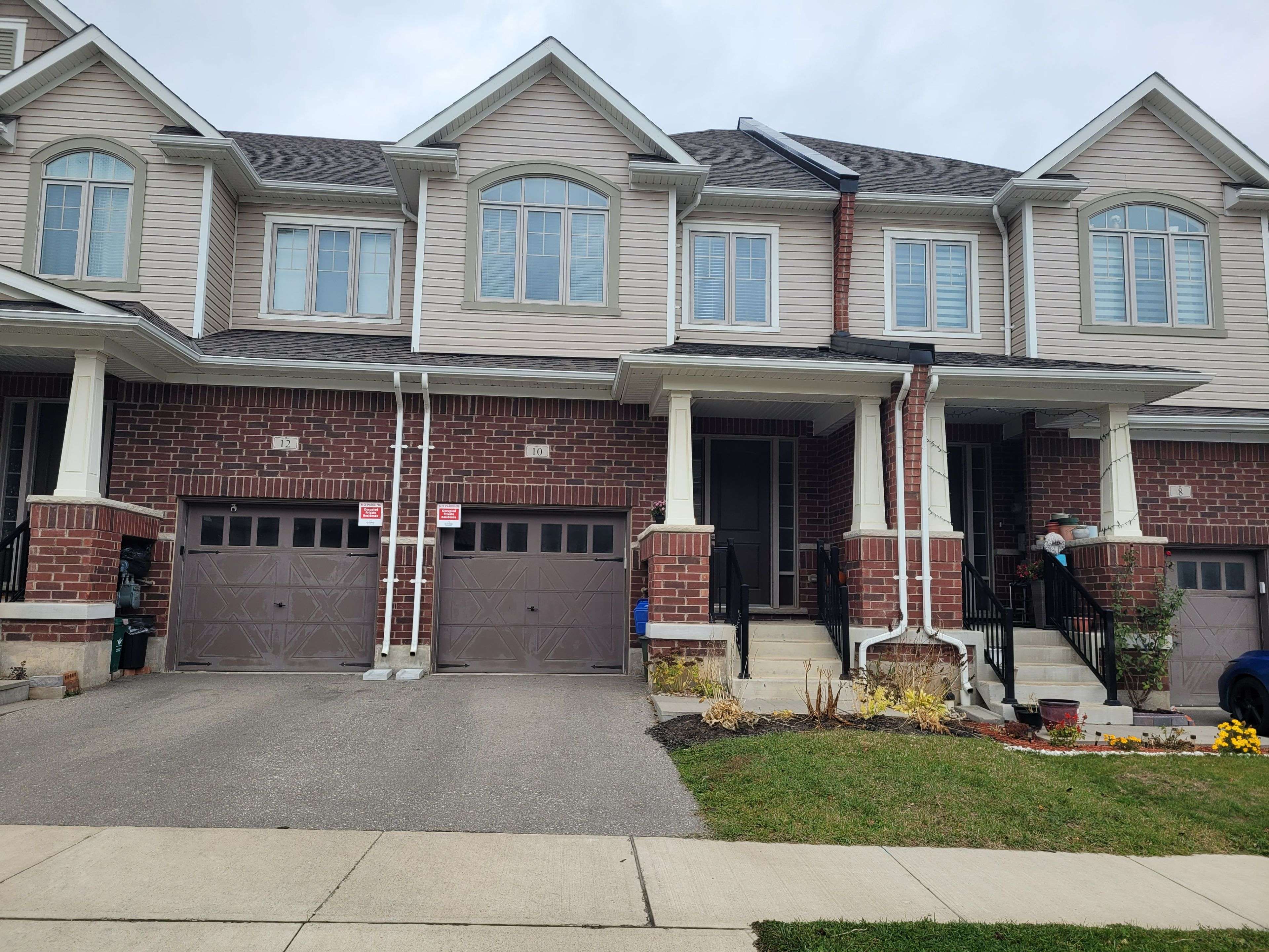 Kitchener, ON N2R 0N8,10 Stonehill AVE