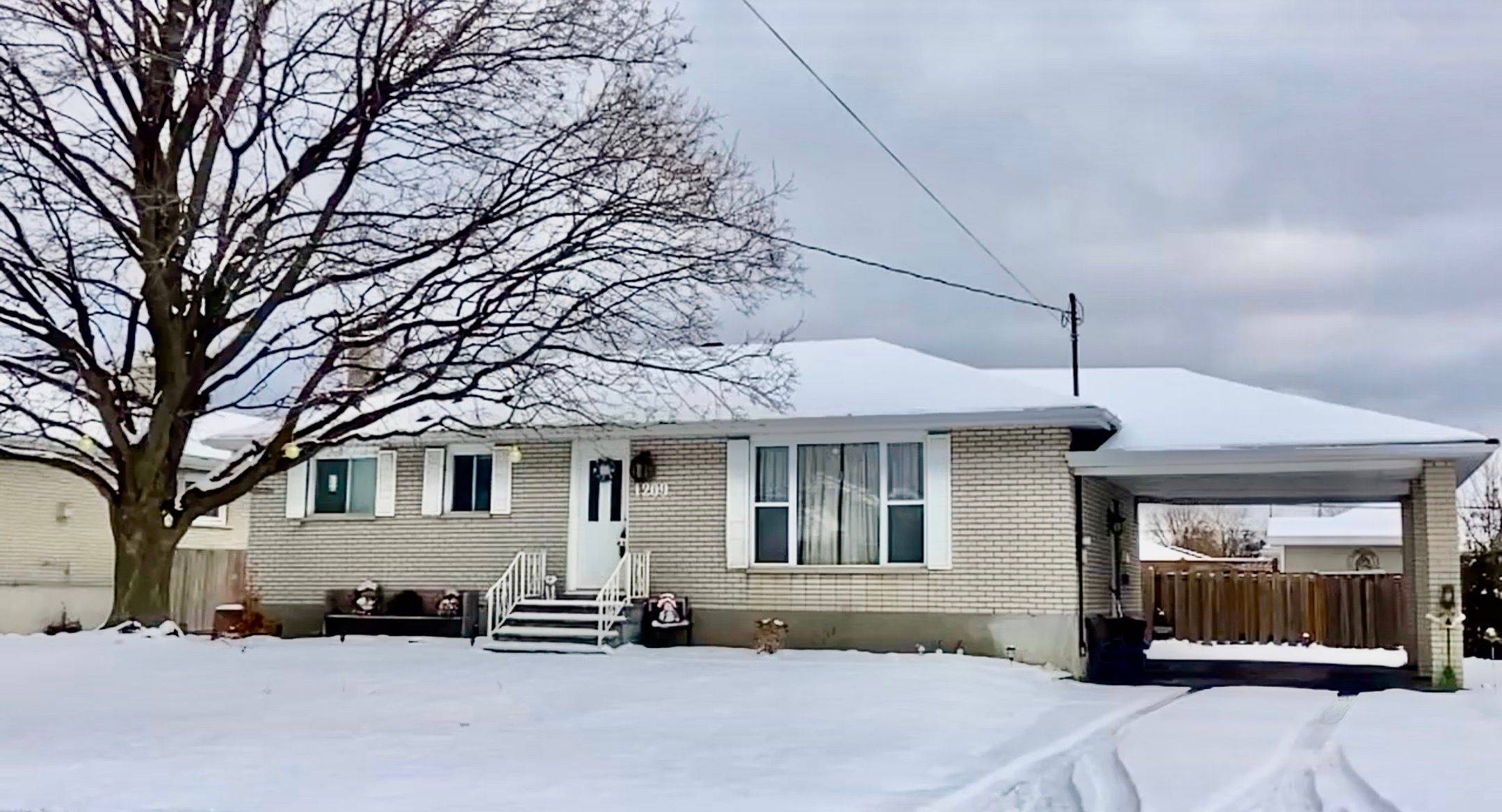 Cornwall, ON K6J 4Z7,1209 Fatima ST