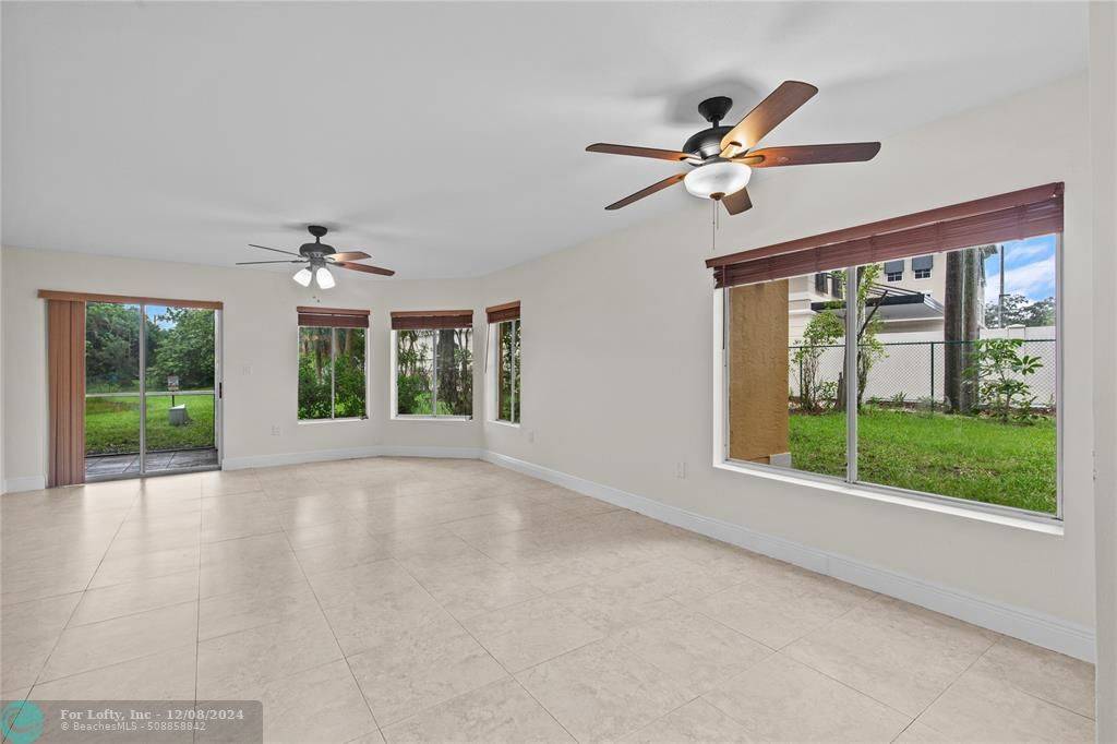 Oakland Park, FL 33309,2301 NW 33rd St  #106