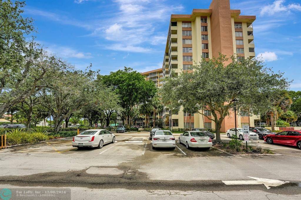 Coral Springs, FL 33065,10777 W Sample Rd  #701