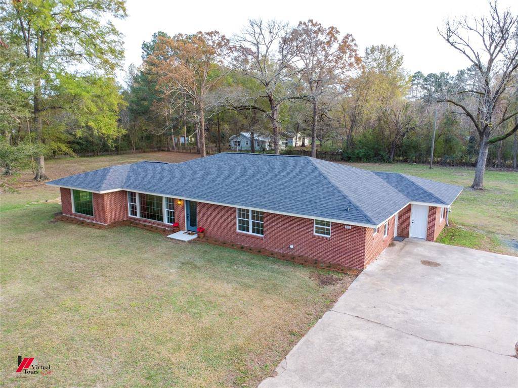 Cullen, LA 71071,405 East Road