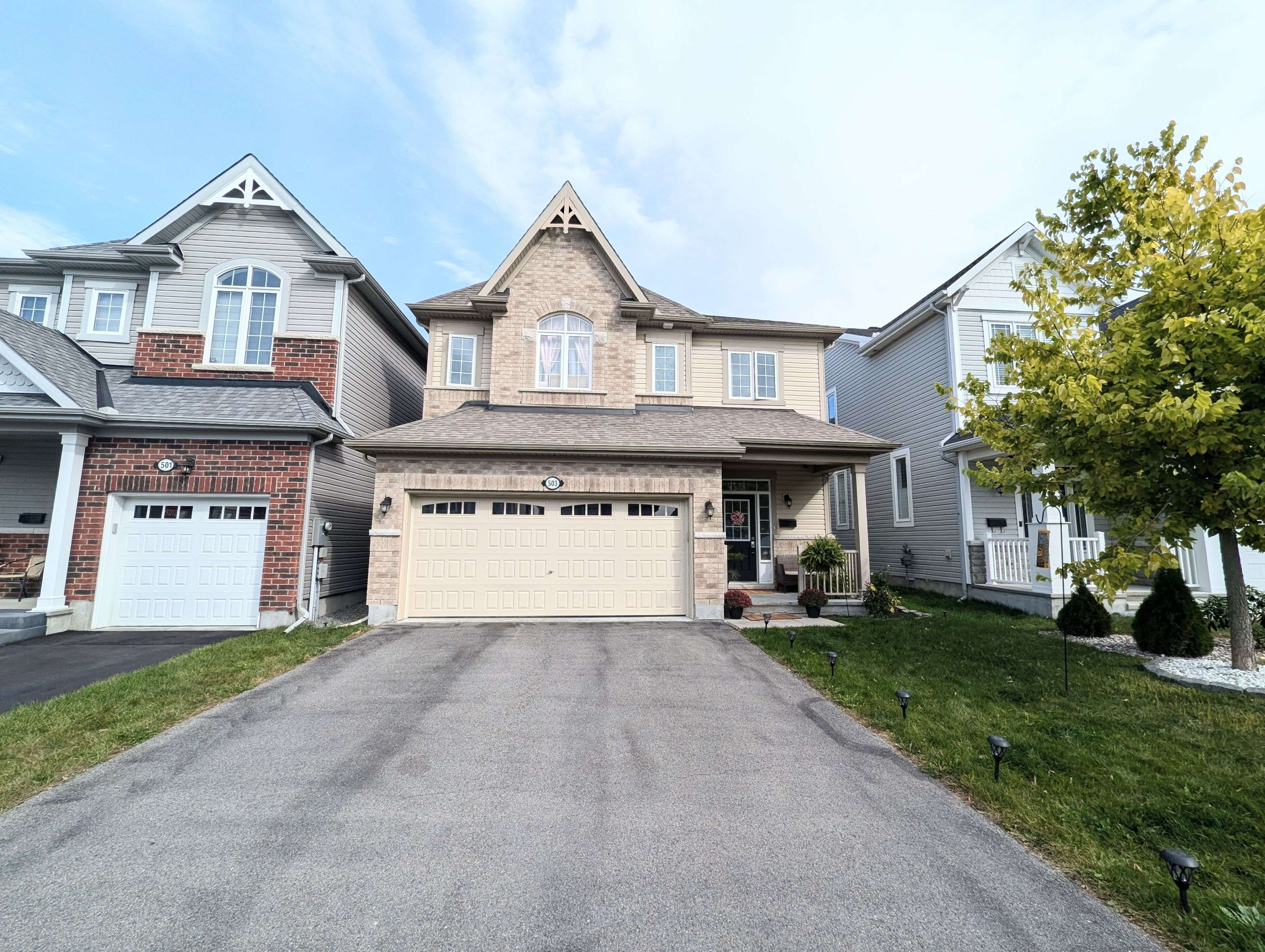 Kanata, ON K2M 0K8,503 Hawkbirch ST