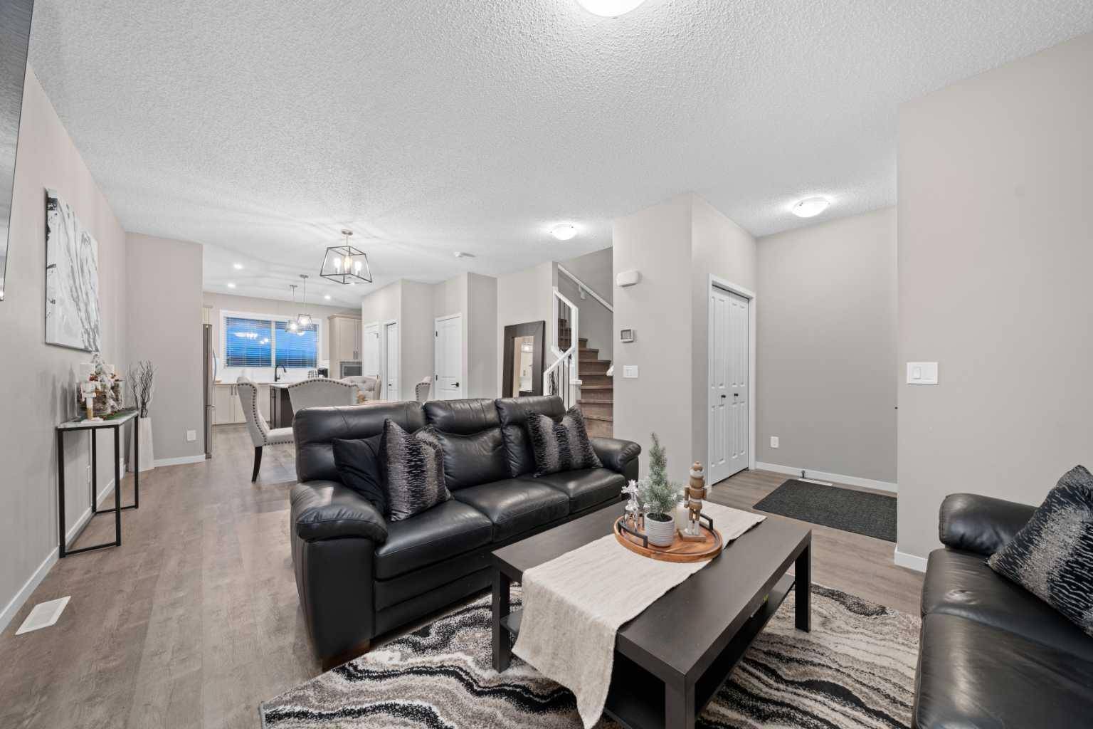 Chestermere, AB T1X2A2,521 West Lakeview Drive