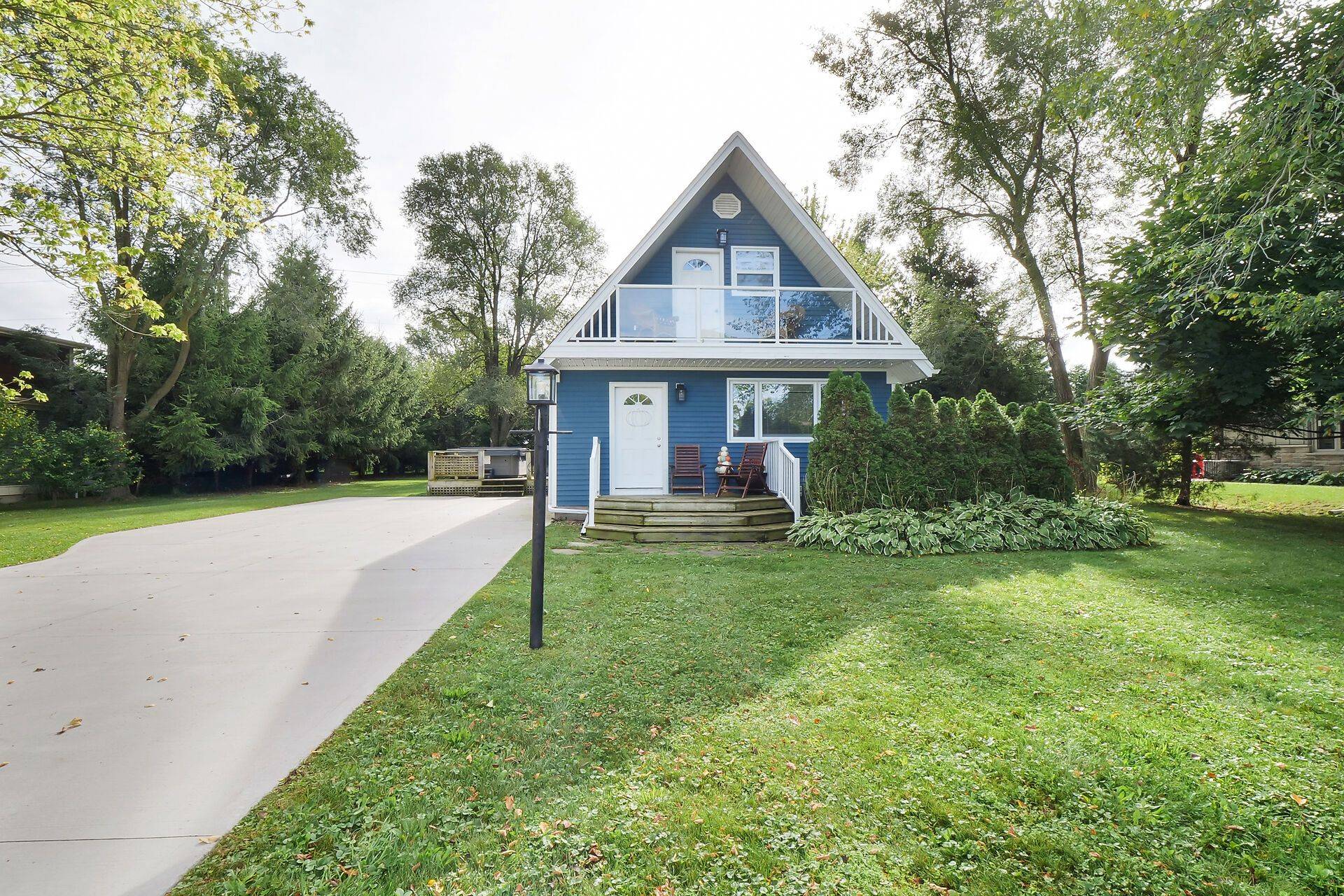 Bluewater, ON N0M 1N0,71236 Sandra ST