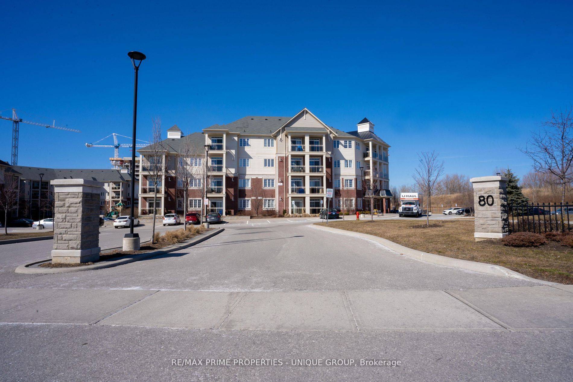 Clarington, ON L1C 4Y2,80 Aspen Springs DR #315