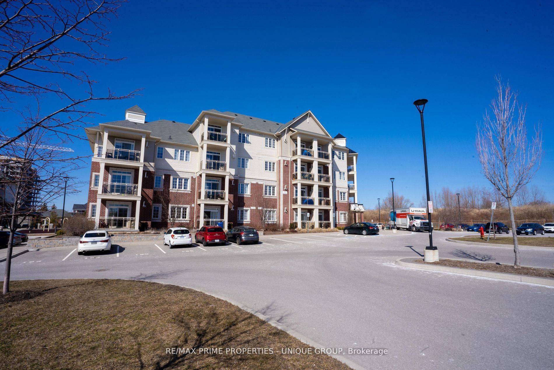 Clarington, ON L1C 4Y2,80 Aspen Springs DR #315