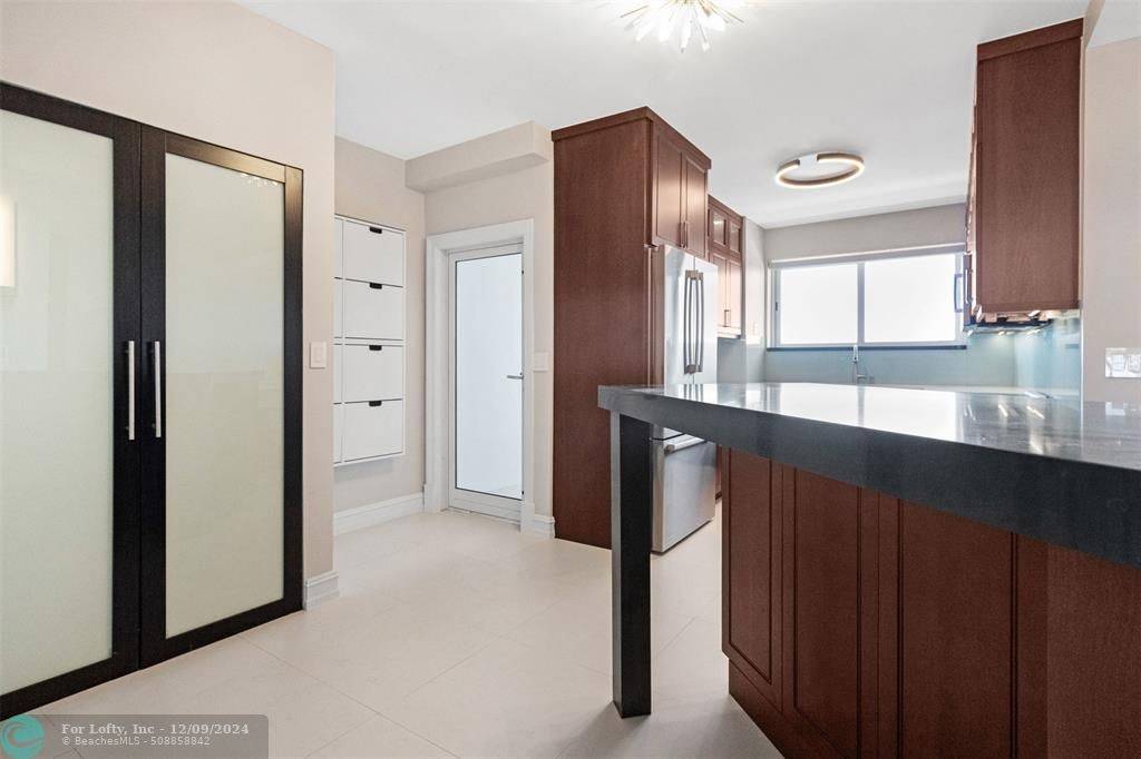 Fort Lauderdale, FL 33301,333 Sunset Dr  #206