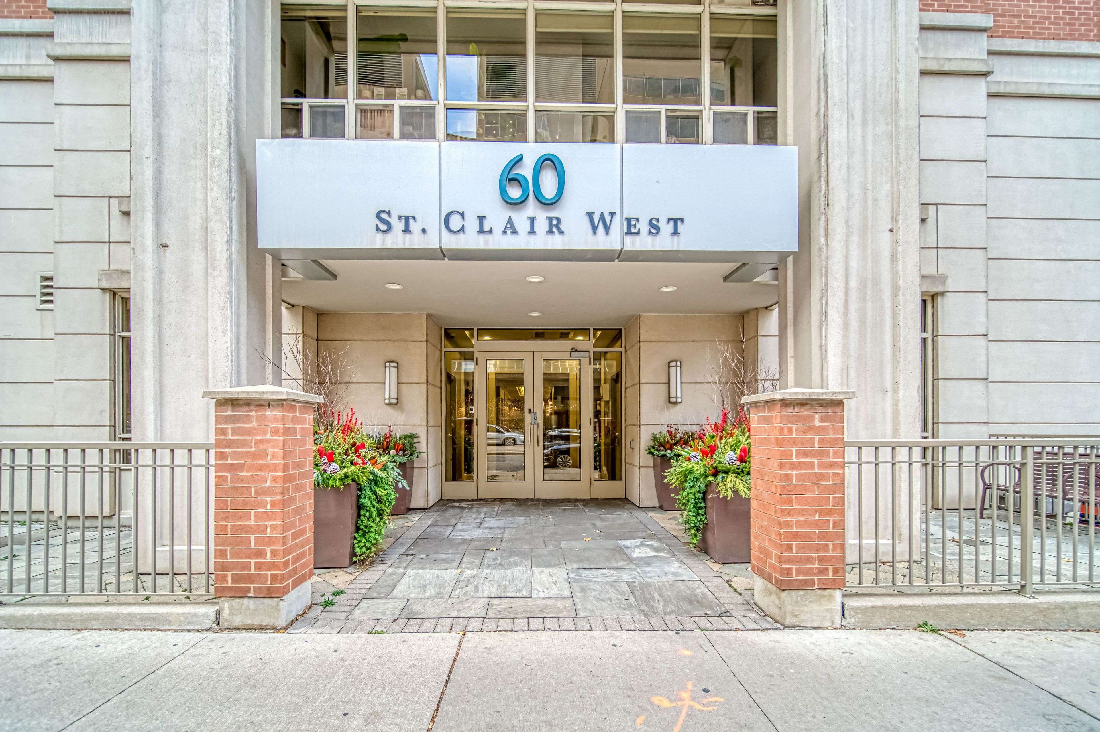 Toronto C02, ON M4V 1M1,60 St Clair AVE W #906