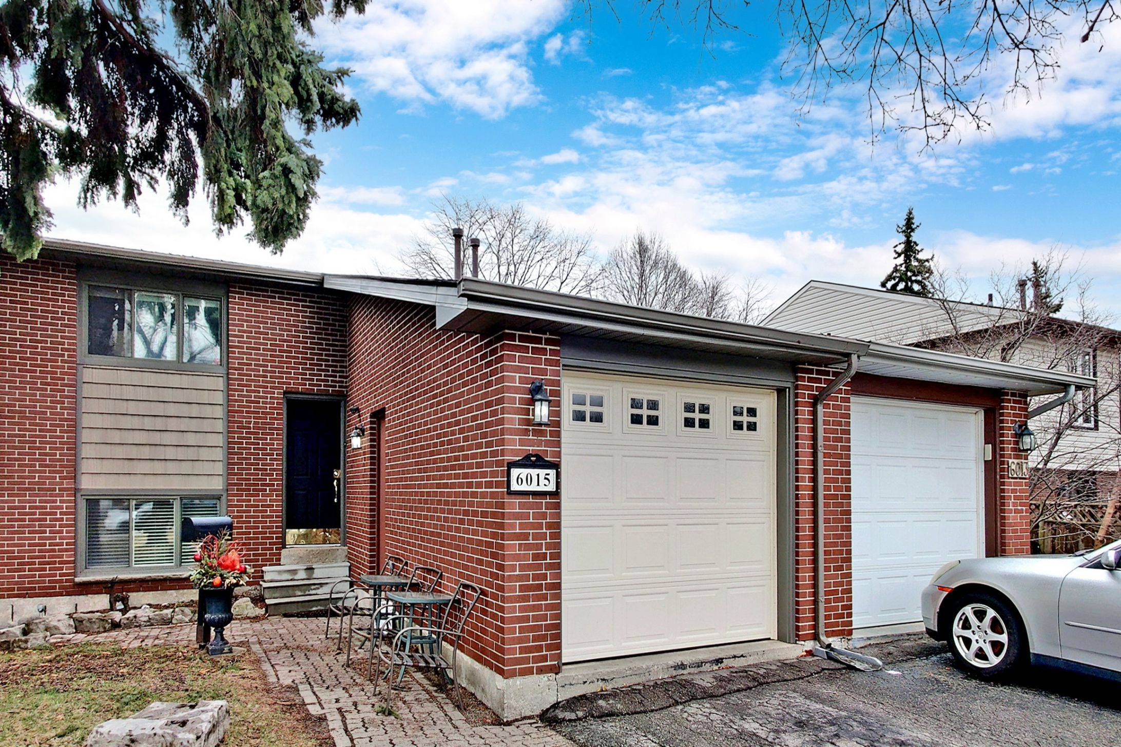 Mississauga, ON L5N 2B5,6015 Featherhead CRES