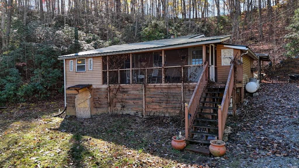 Murphy, NC 28906,340 Trout Pond Circle