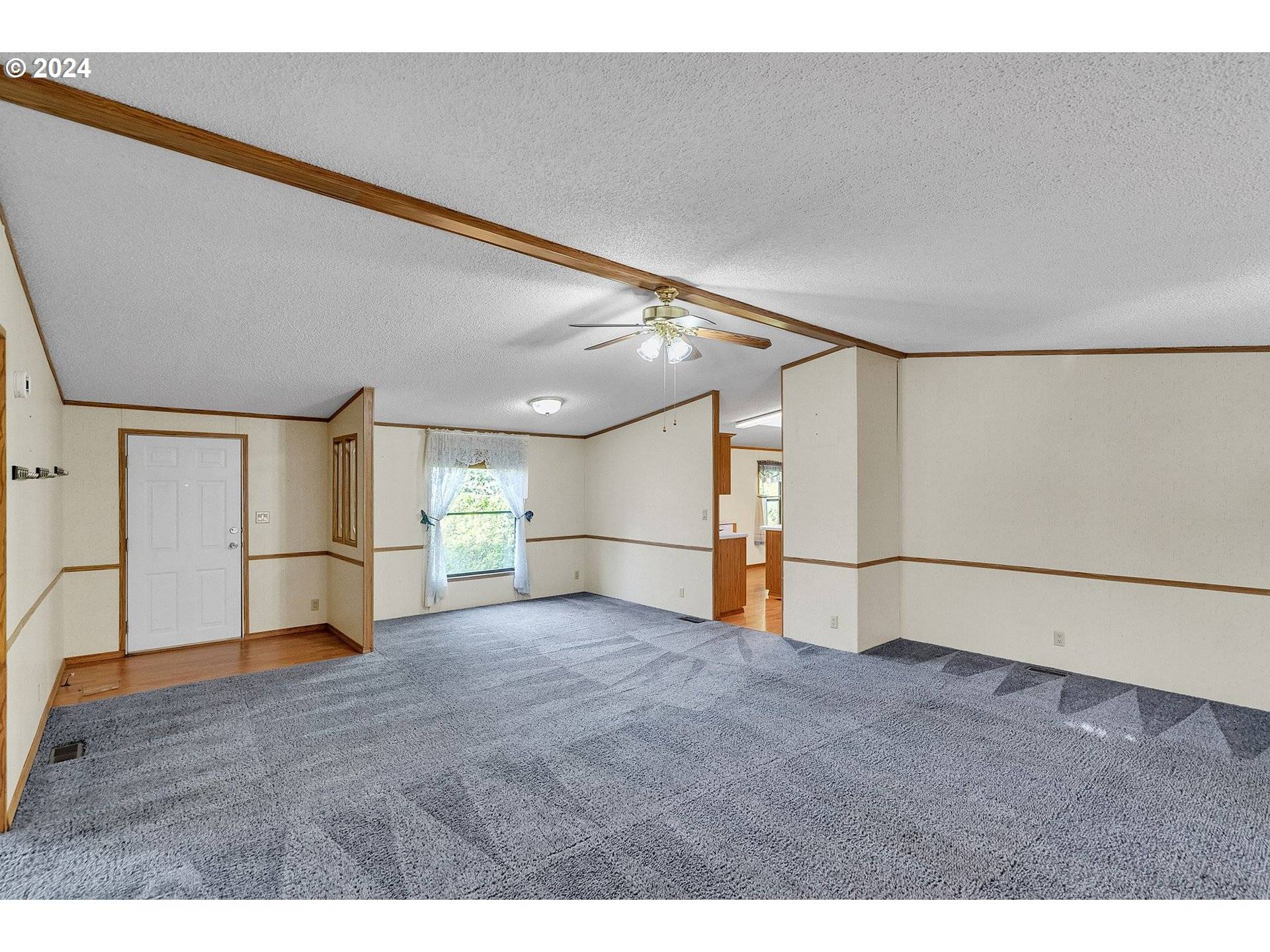 Oregon City, OR 97045,14677 S PLUM DR #277