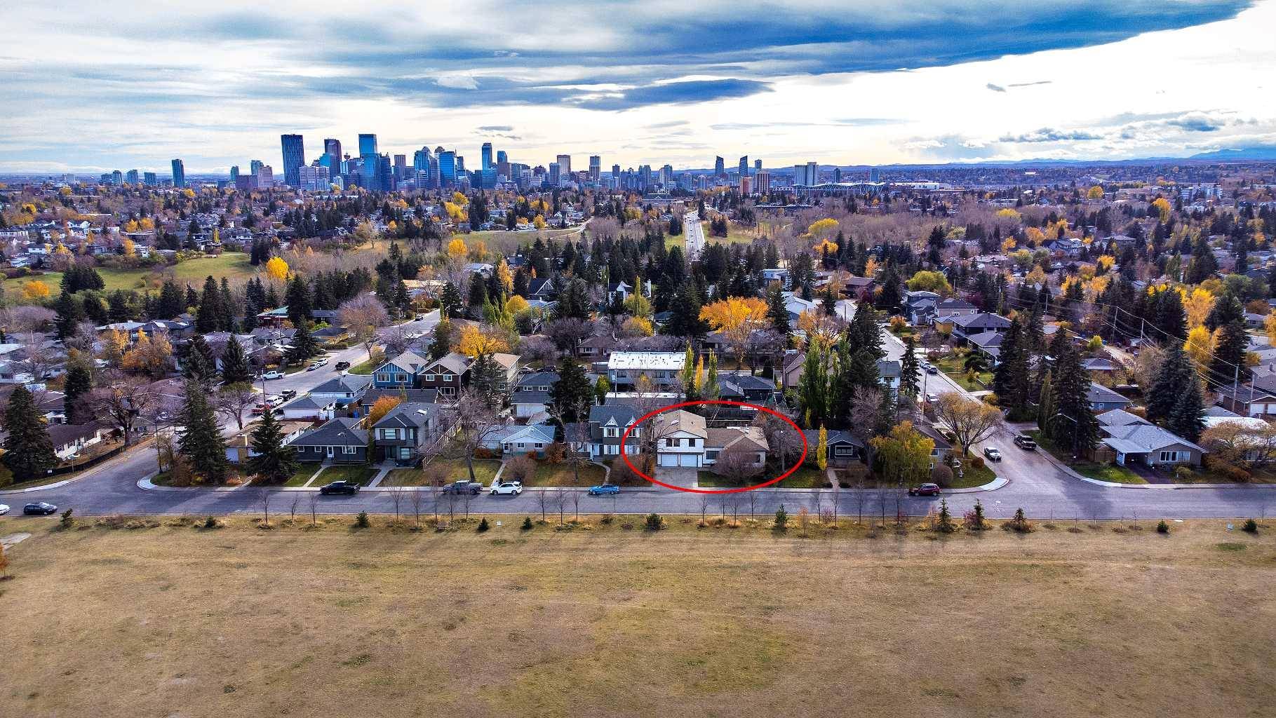 Calgary, AB T2K 0B2,1027 32 AVE NW