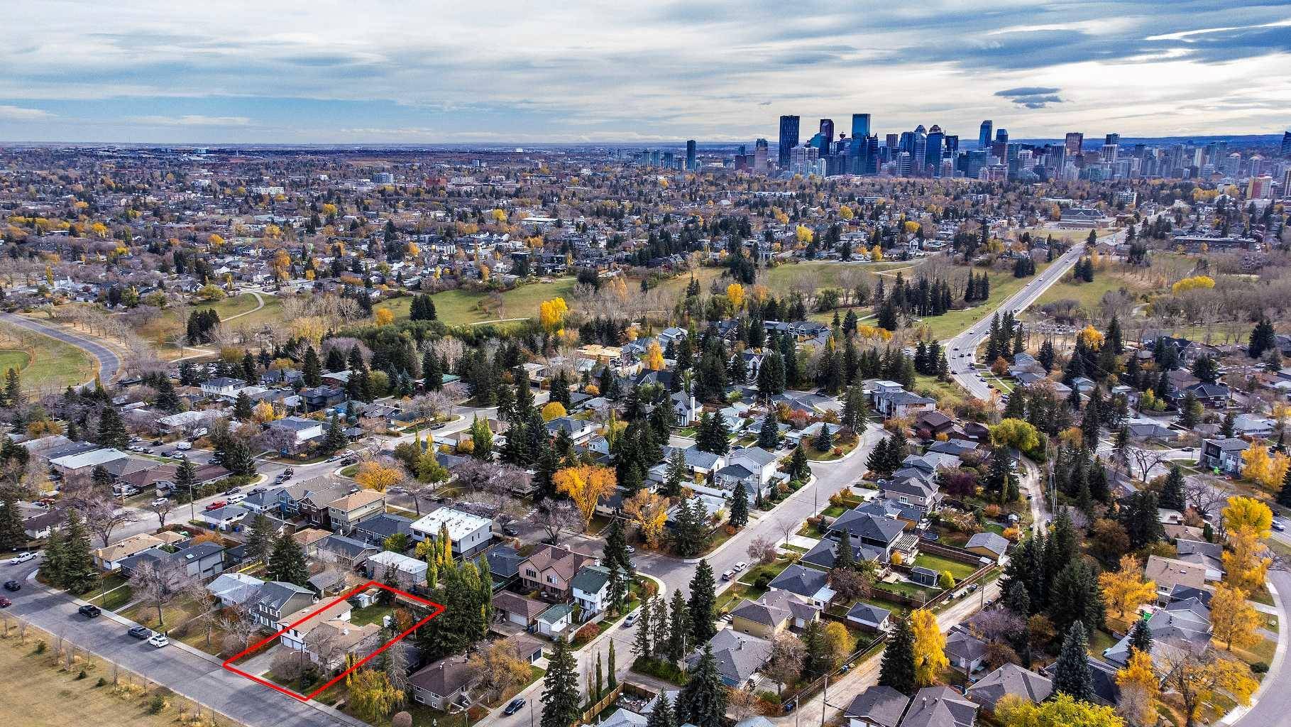 Calgary, AB T2K 0B2,1027 32 AVE NW