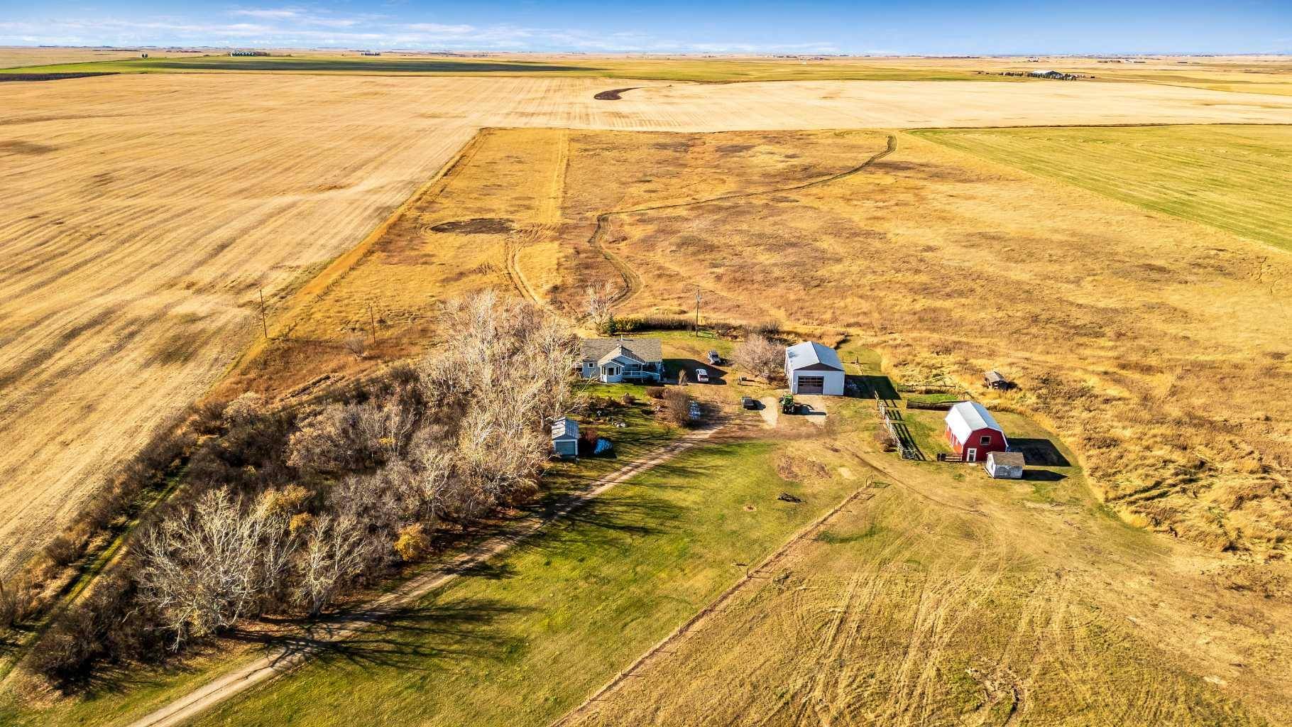 Rural Vulcan County, AB T0L0J0,210044 255 RD