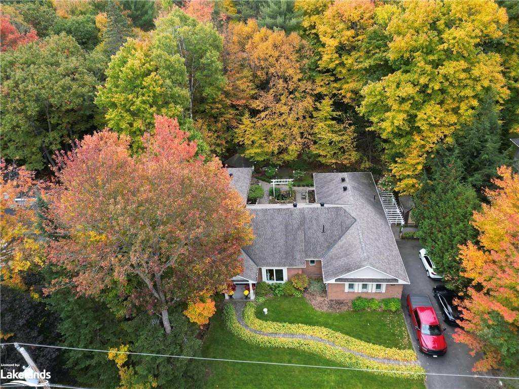 Muskoka, ON P1L 1A5,21 BRIAN RD