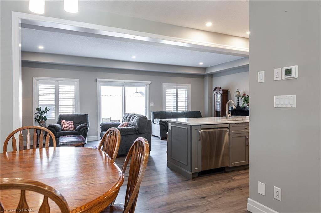 Stratford, ON N5A 0J6,73 ROBERTSON DR