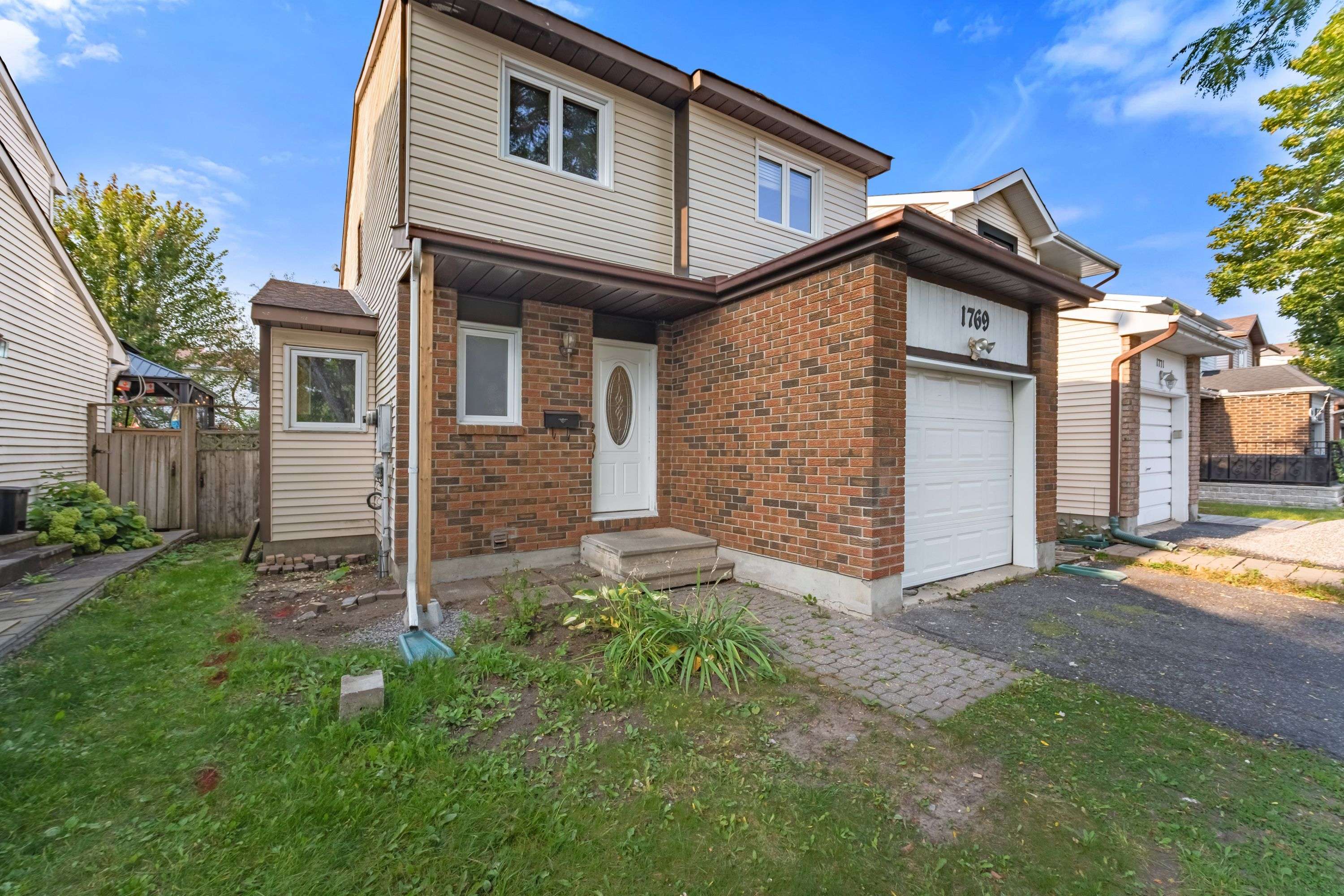 Ottawa, ON K1C 5K1,1769 Bromont WAY