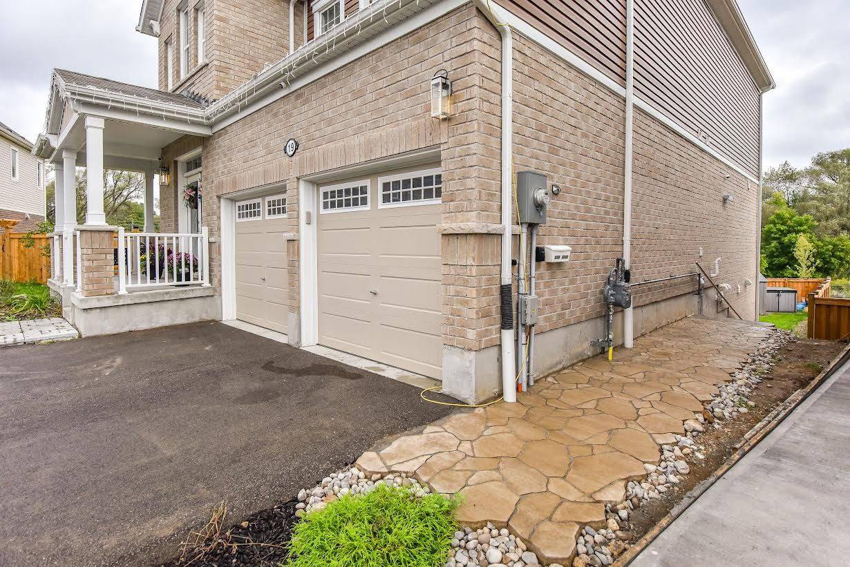 Cambridge, ON N3E 0B5,19 Steed CT #BSMT