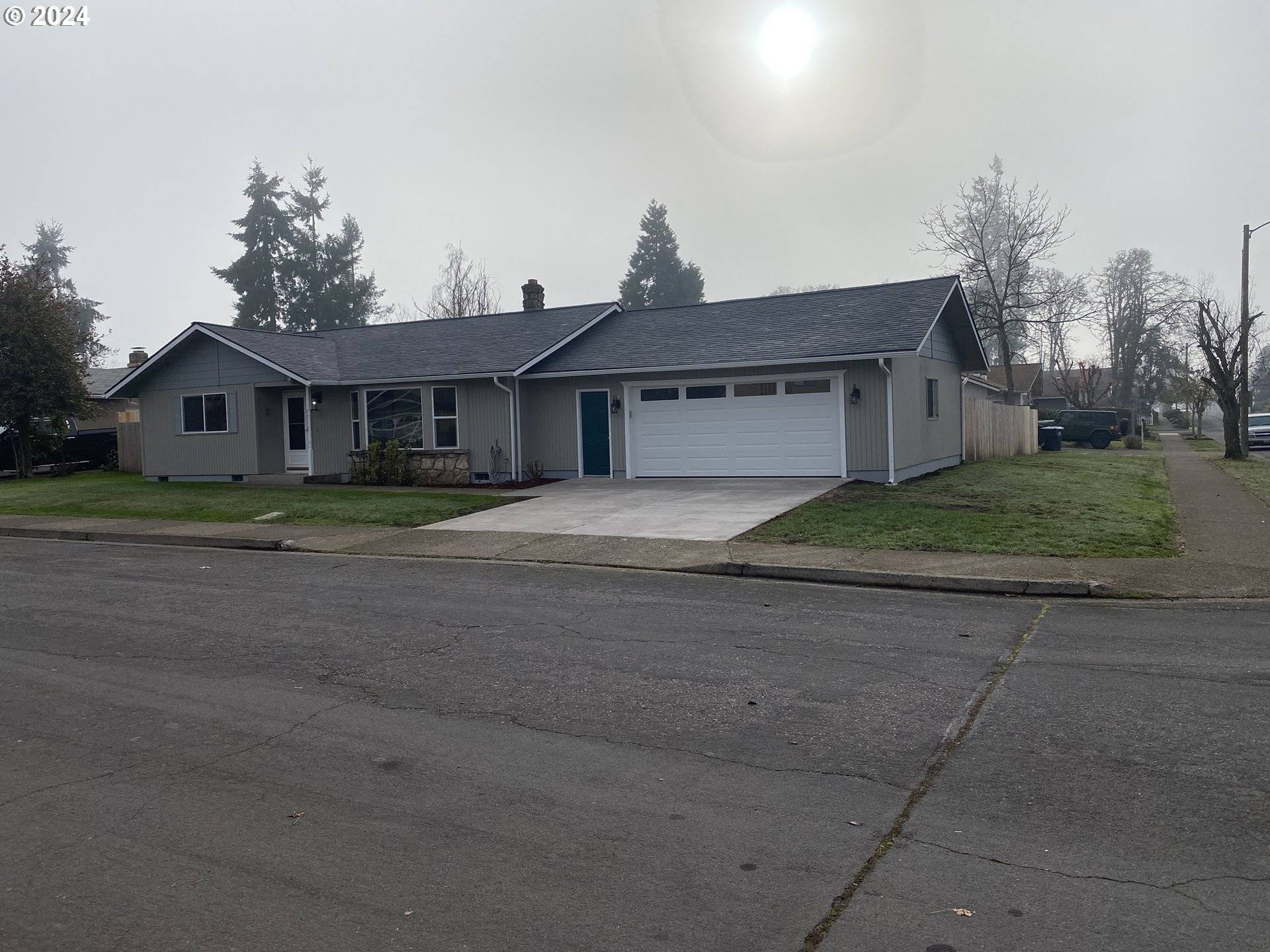 Springfield, OR 97478,611 66TH ST