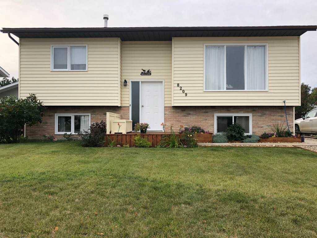 Peace River, AB T8S1N1,8209 102 AVE