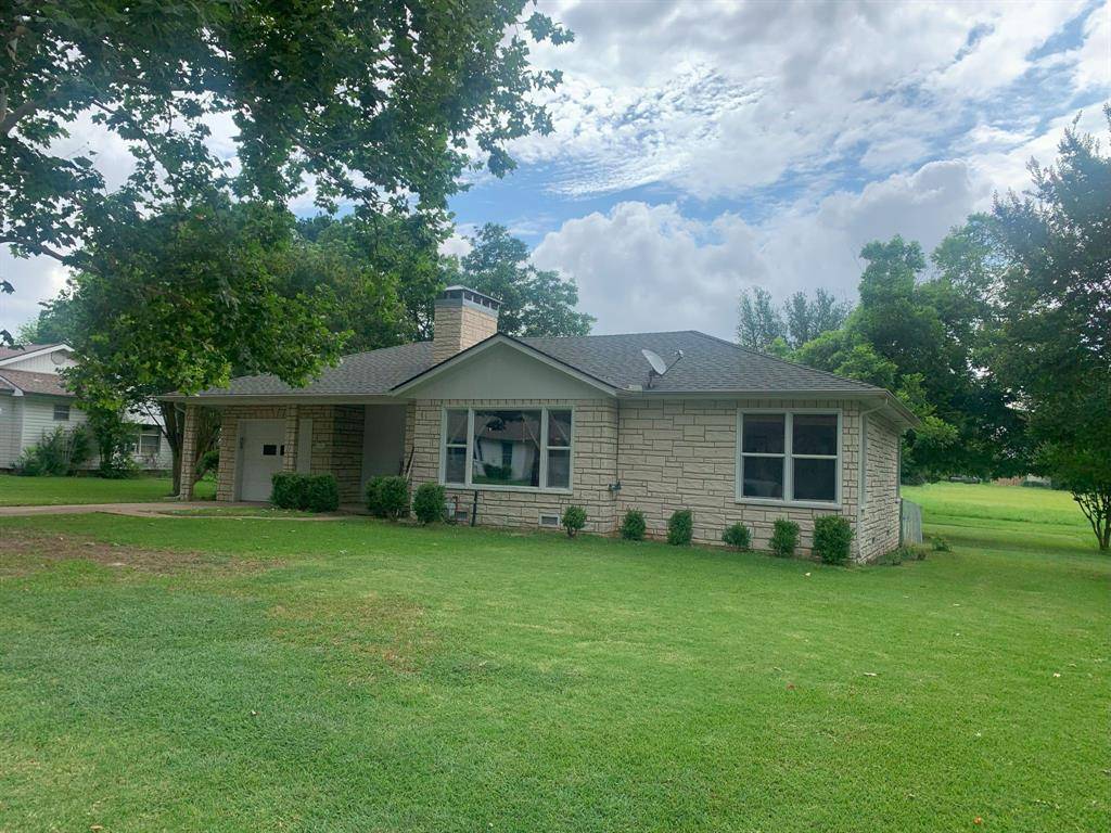 Bonham, TX 75418,718 Lipscomb Street