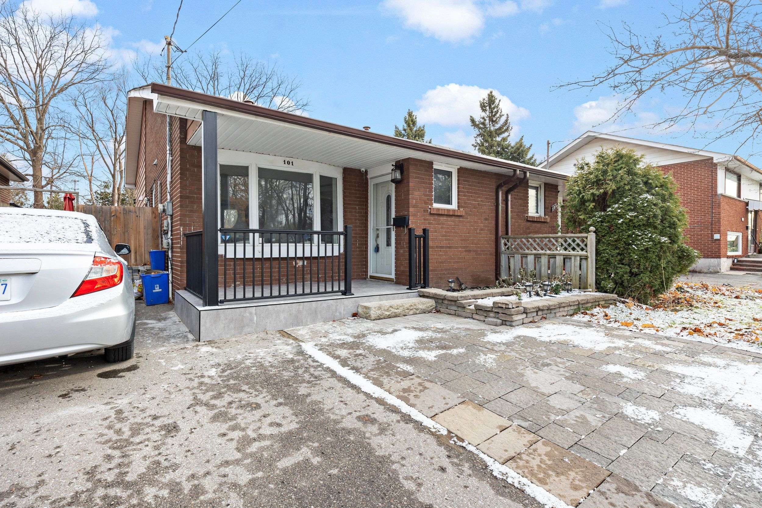 Oshawa, ON L1H 6H8,101 Guelph ST