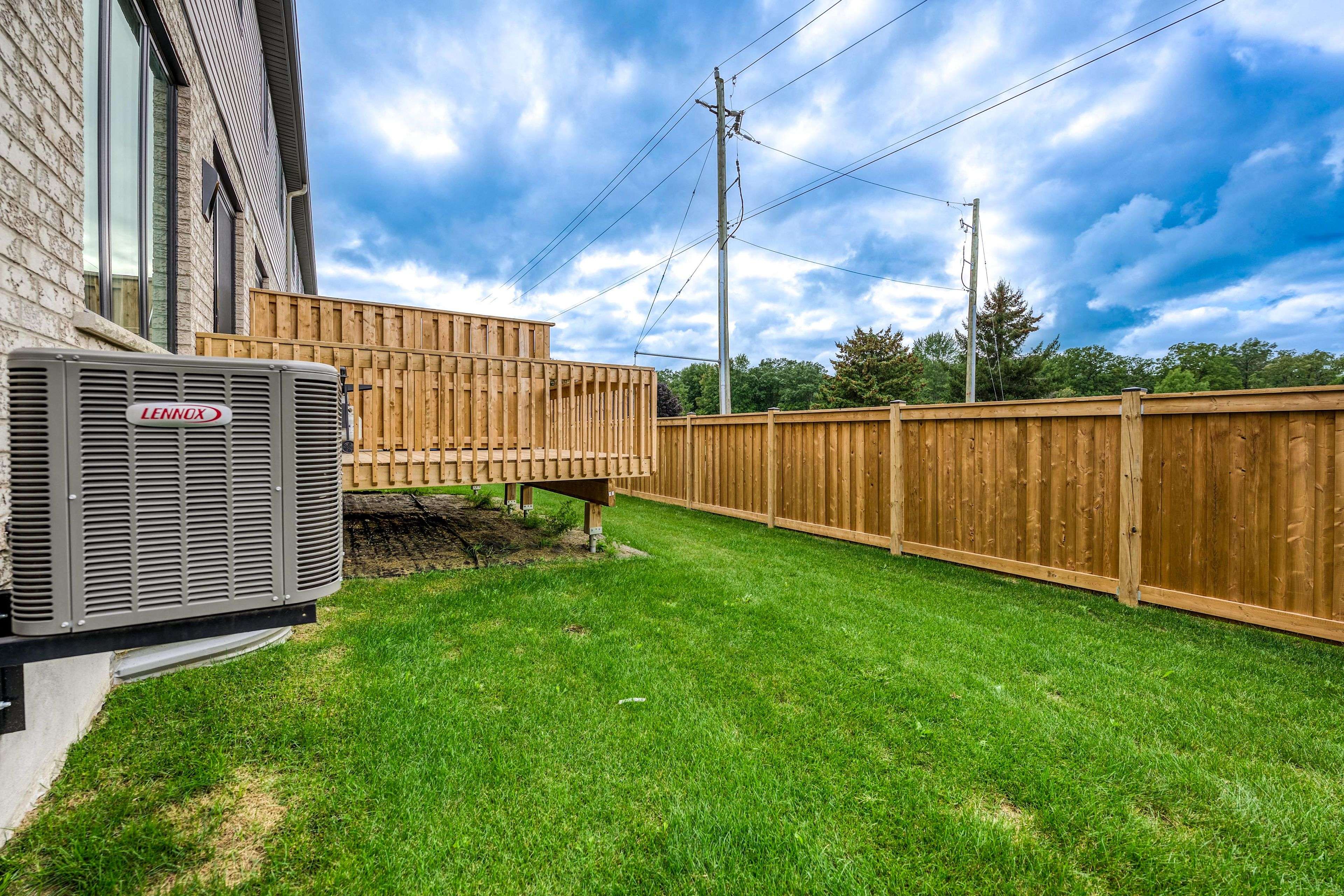 Strathroy-caradoc, ON N0L 1W0,601 Lions Park DR #56