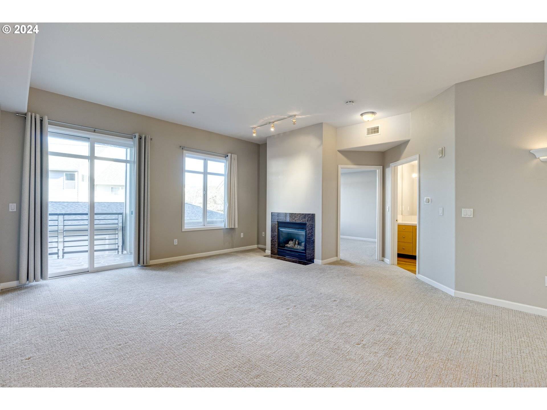 Portland, OR 97229,4884 NW PROMENADE TER #205