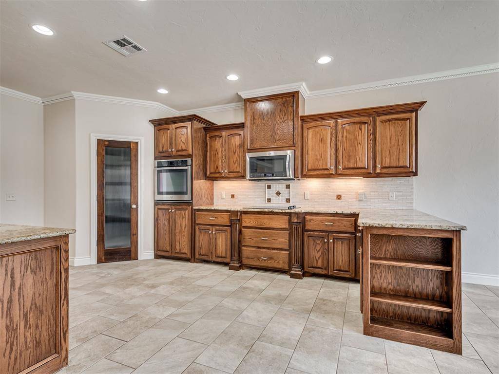 Yukon, OK 73099,2233 Rockbridge Court