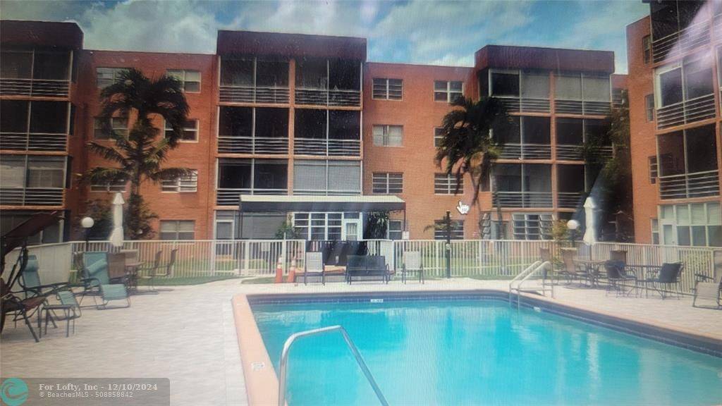 Fort Lauderdale, FL 33322,3048 E Sunrise Lakes Dr  #112