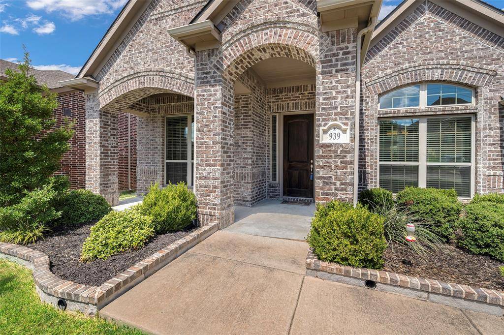 Roanoke, TX 76262,939 Bentley Drive