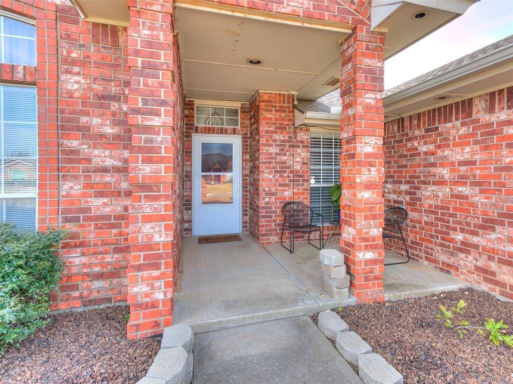 Moore, OK 73160,908 SE 36th Street