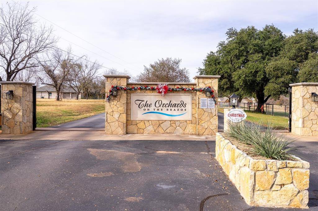 Cleburne, TX 76033,10056 Orchards Boulevard